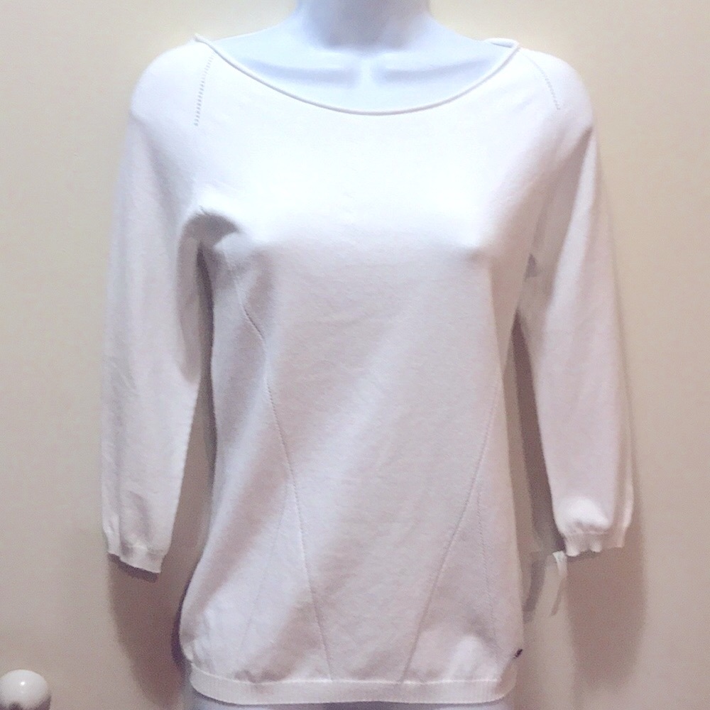 Escada light weight white cream crew sweater s